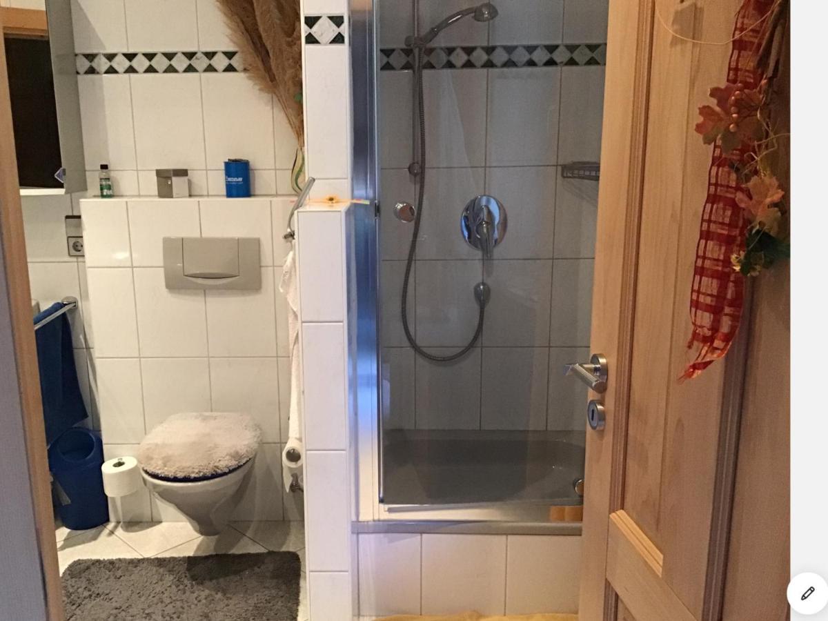 Doppelzimmer Mit Terrasse Zum Garten, Ruhig, Weinbergsblick, Zusaetzliches Kinderzimmer Anbei Moeglich Winningen Exterior foto